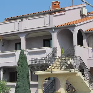 https://purple-house.in-istria.net